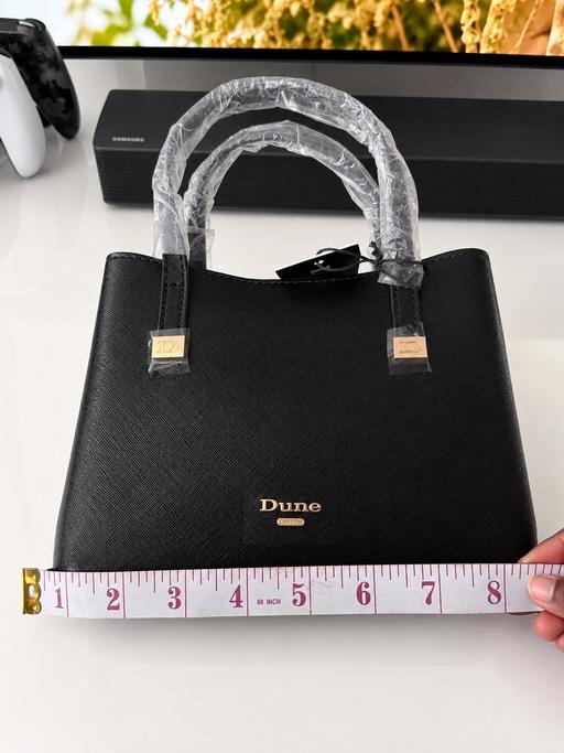  — Black Structured Handbag | Detachable Strap