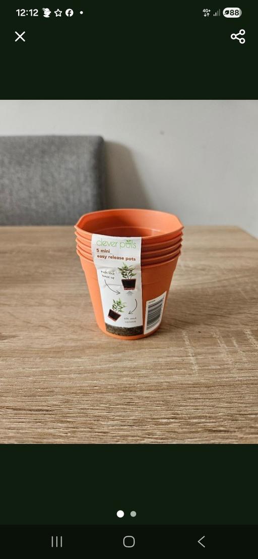  — Mini set of 5 push up base plant pots..NEW