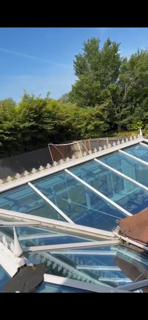  — Used conservatory glass roof