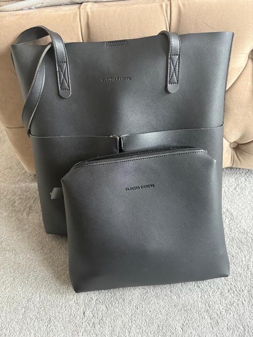  — Claudia canova tote bags
