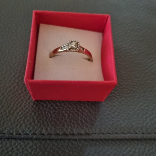  — 9ct gold and diamond ring