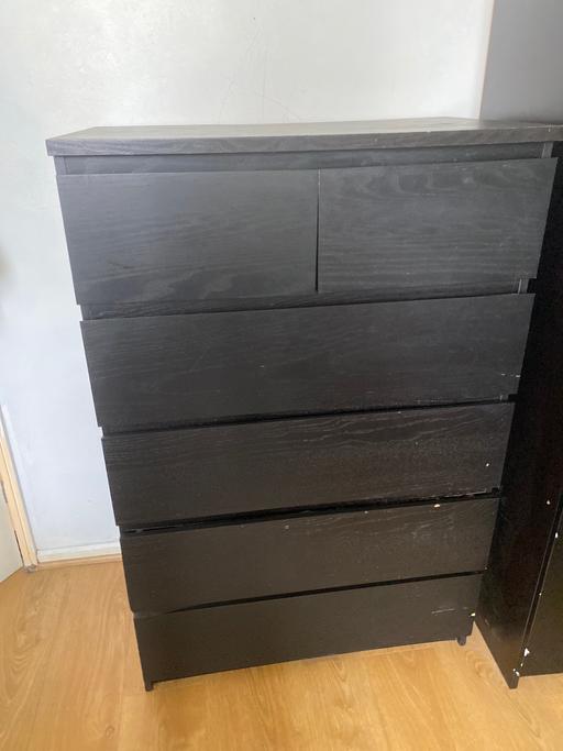  — Wardrobe or chest drawers