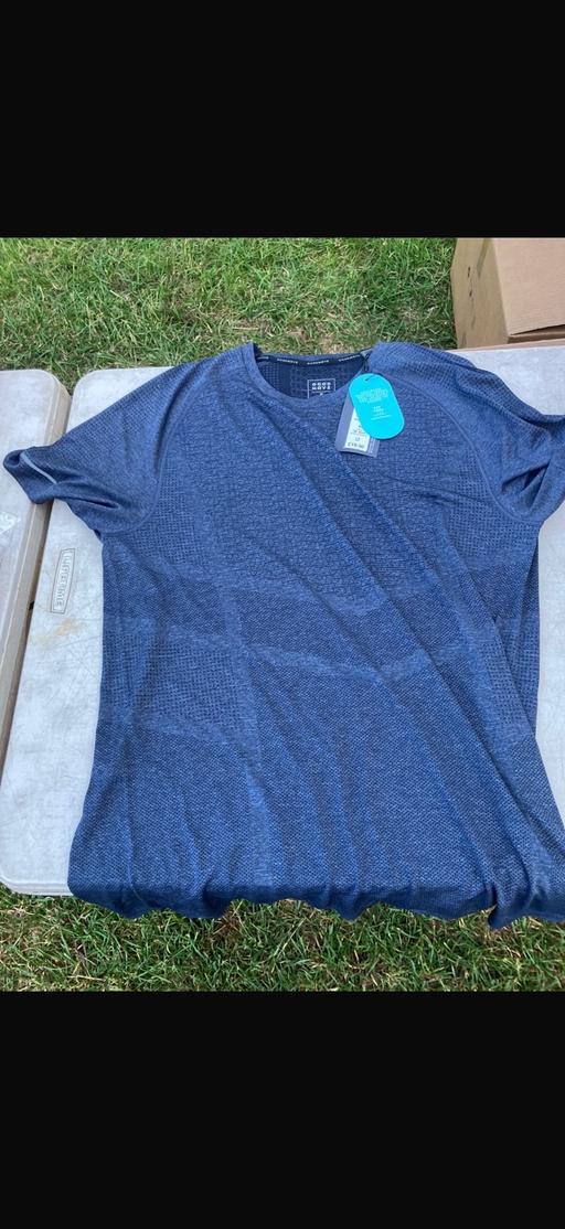  — 3 x Bnwt men’s tee shirt medium