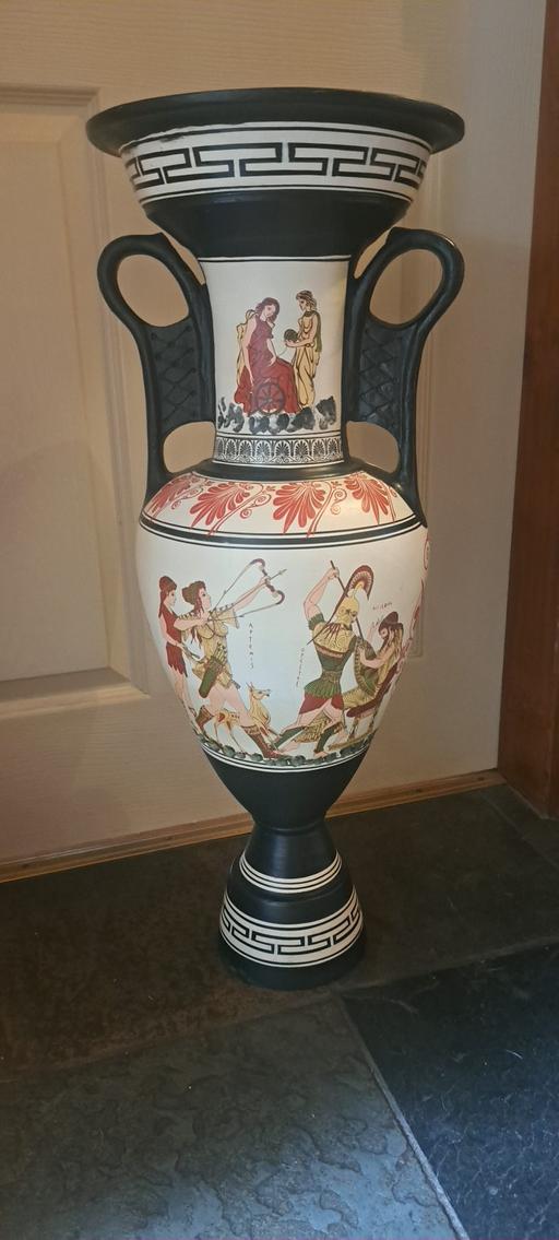  — Very large vintage Grecian style vase/urn