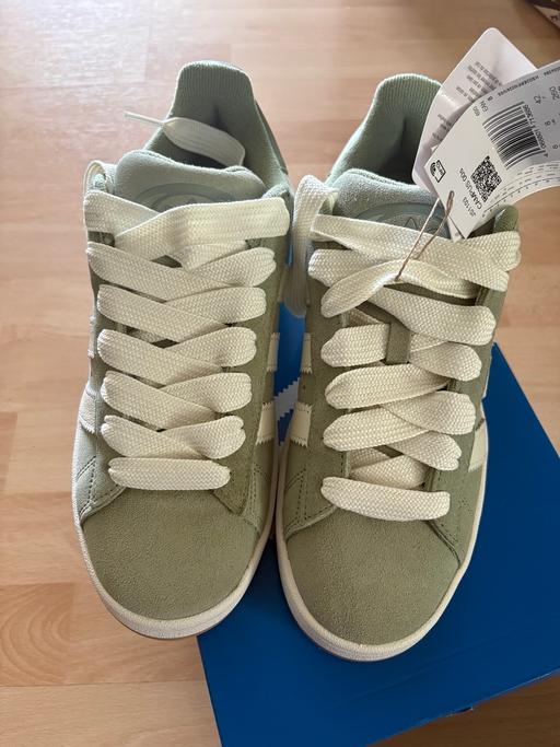  — Adidas shoe (campus 00s)