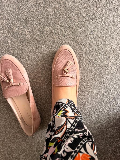  — Women’s shoes