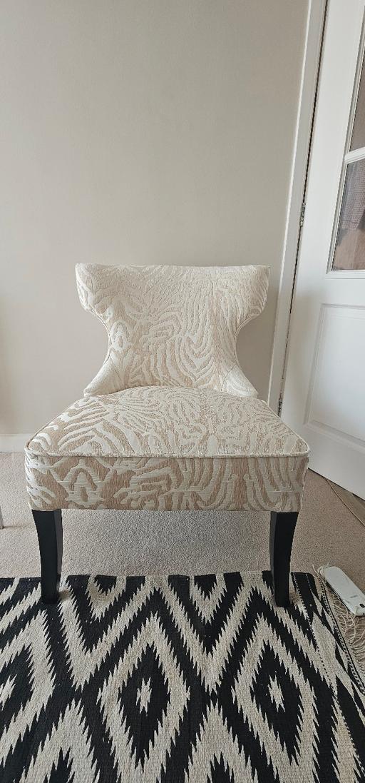  — ACCENT ARM CHAIRS