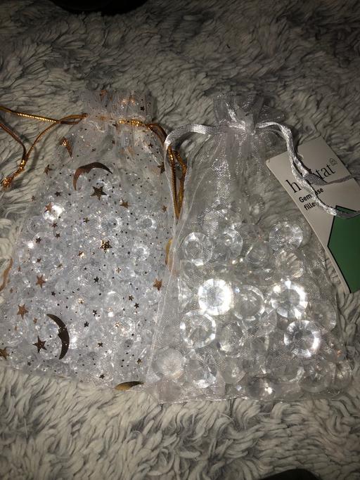 — Gem vase fillers