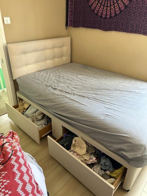  — Bed with built-in drawers