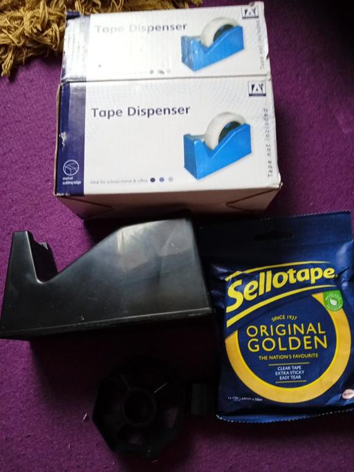  — brand new Tape dispenser set