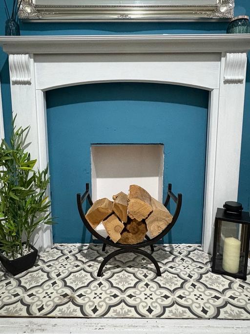  — Fireplace decor piece