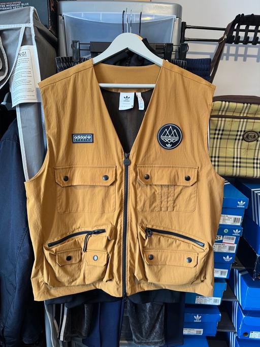  — Adidas Spezial Vest/Gilet L