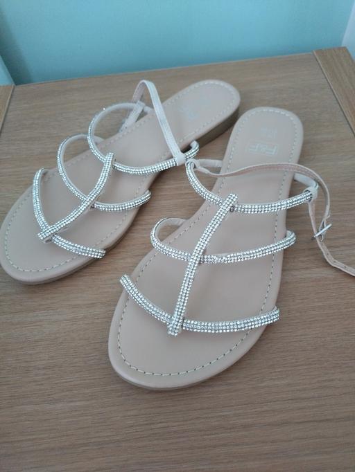  — Ladies sandals