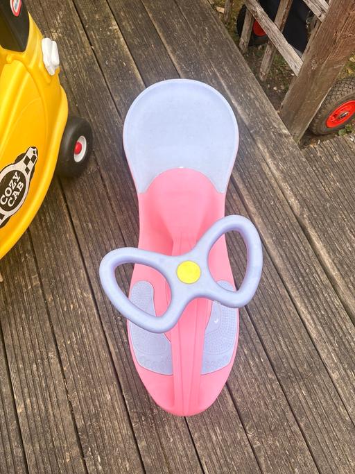  — Pink wiggle board