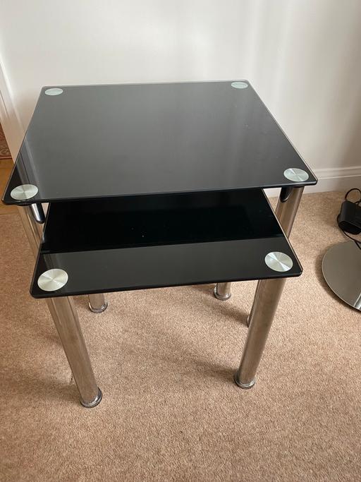  — Set of coffee tables