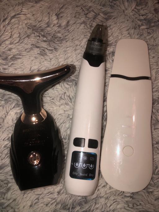  — Facial tools