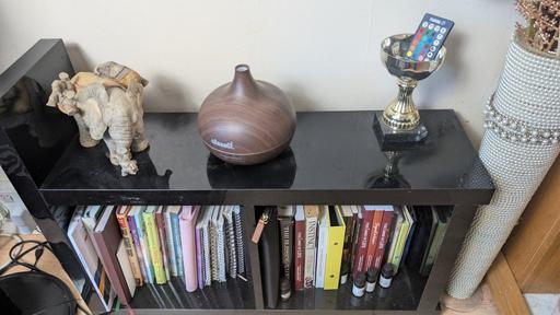  — Black High Gloss Display counter - £10 ONO