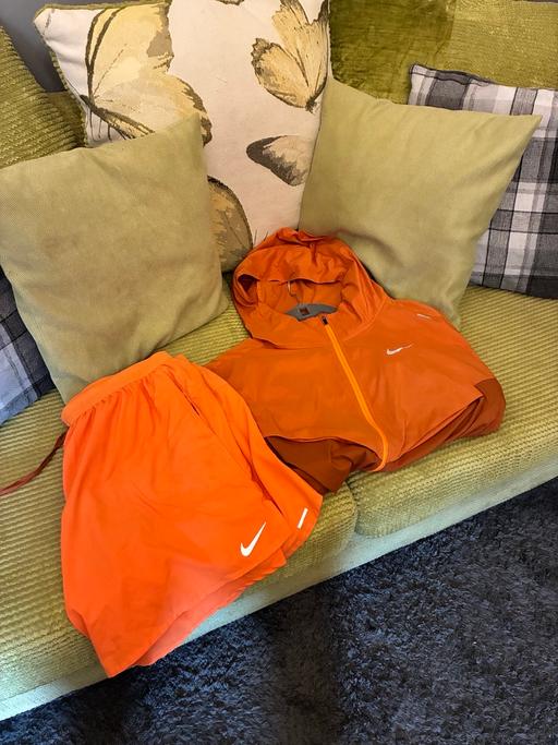 — Nike Miler Set