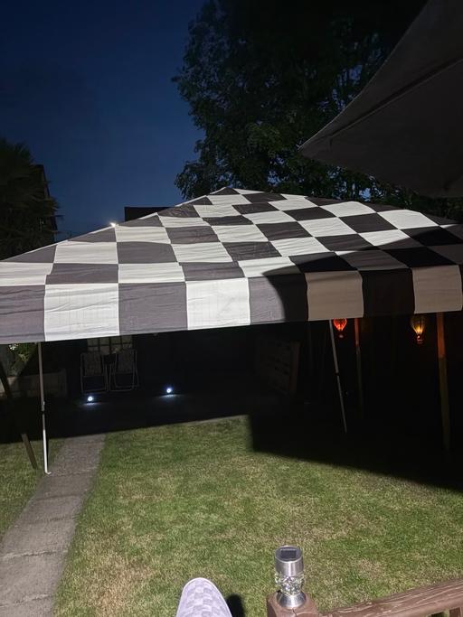  — Pop up gazebo