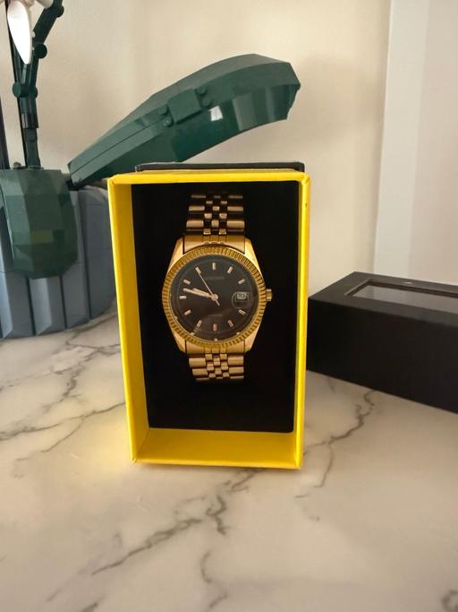  — Mens watch