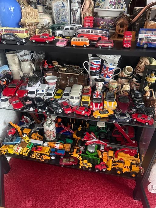  — Large Collection of Decorative Ornaments