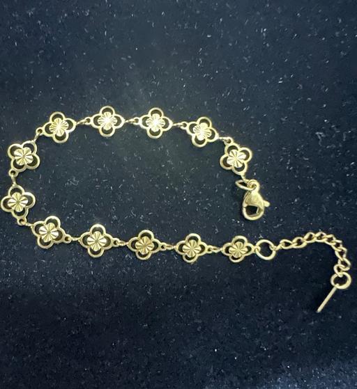  — Bracelet