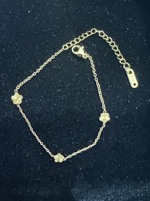  — Bracelet