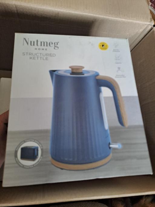  — Brand New In Box Nutmeg Structured kettle