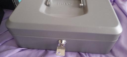  — cash box with key