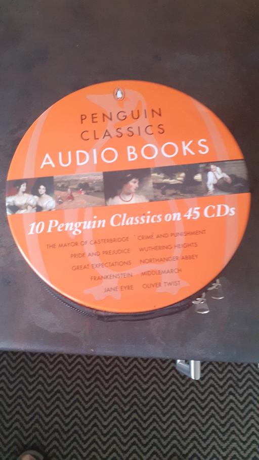 — Penguin Classics CD books (LU33BY)