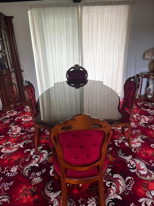  — Beautiful Italian dining table and four chair