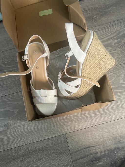  — Sandals