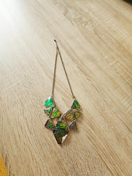  — Gorgeous shimmer necklace..NEW
