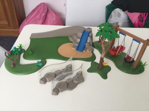  — Spare playmobil bits.