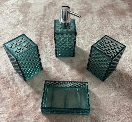  — Geometric Acrylic Bathroom Accessories Set