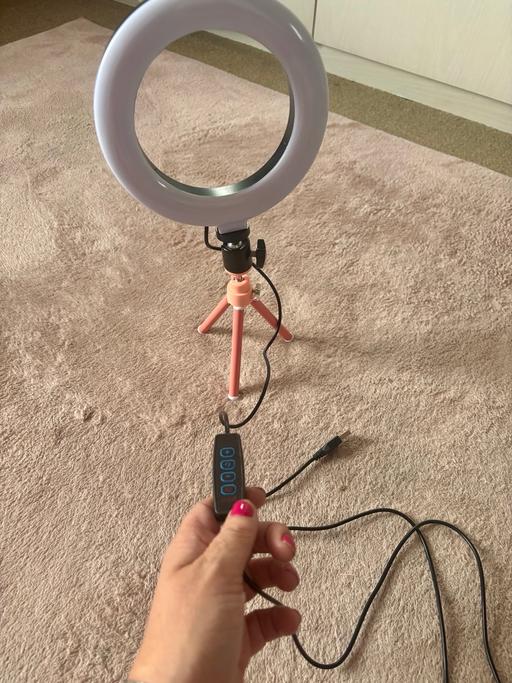  — Ring Light Adjustable Tripod Stand & Remote