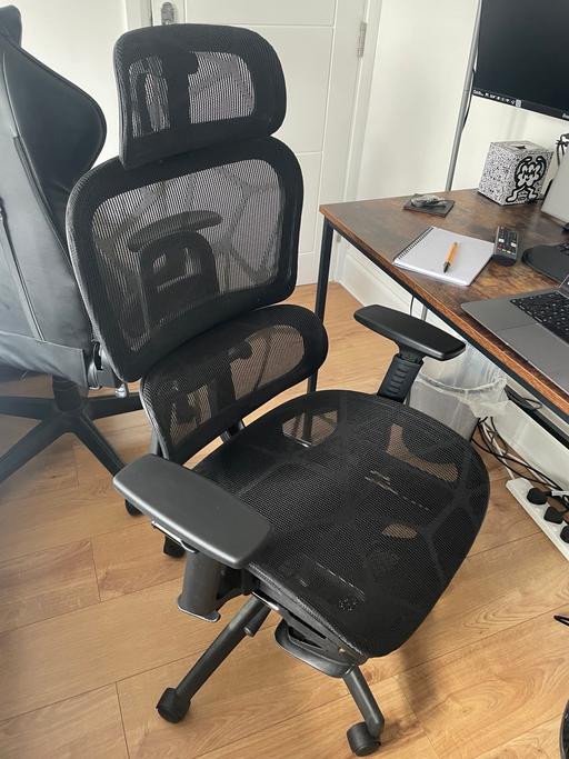  — Ergonomic desk chair with footrest