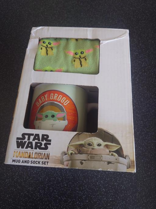  — Star wars Mandalorian mug and sock set