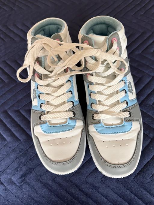  — Hi top trainers. Size 4 Hardly worn.