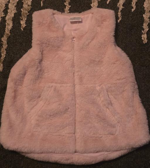  — NEW 2-3 years girls fluffy Gilet