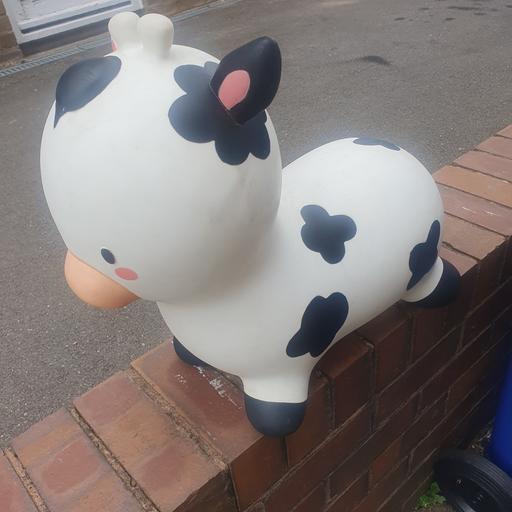  — 18 x 18 inch Smiths Toys Blow Up Cow,Good Con