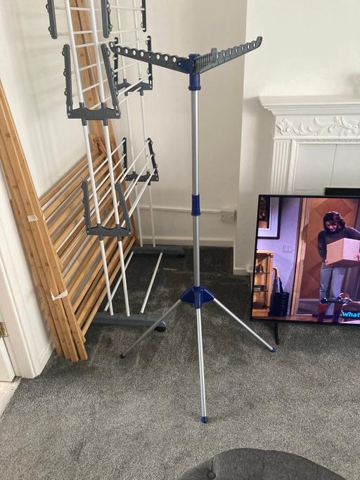  — Clothes airer / ironing stand