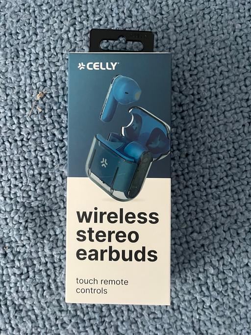  — Wireless earbuds