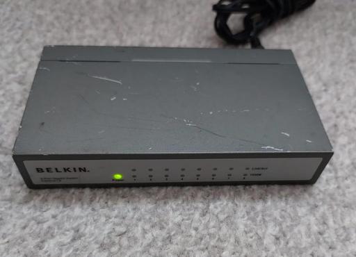  — Belkin 8 Port Gigabit network Switch F5D5141-