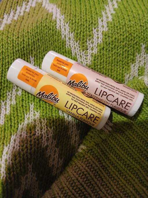  — 2x sealed Malibu Lipcare sticks