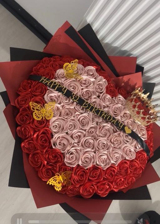  — Bouquet flowers