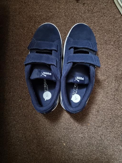  — Boys shoes (uk size 2)