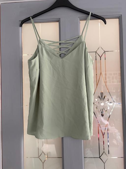  — Women’s top