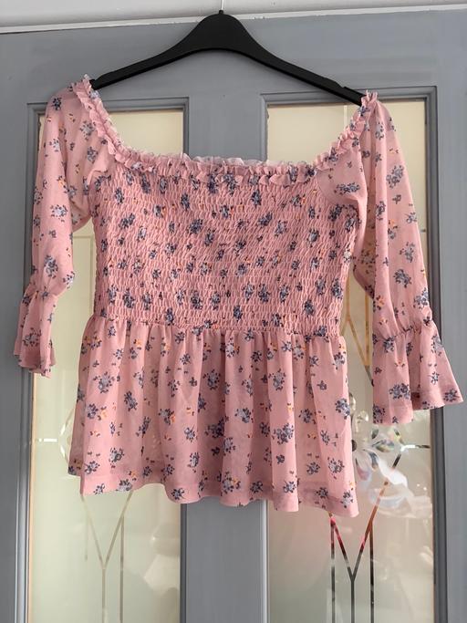  — Women’s top