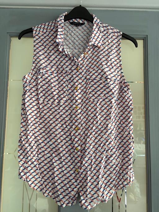  — Women’s top